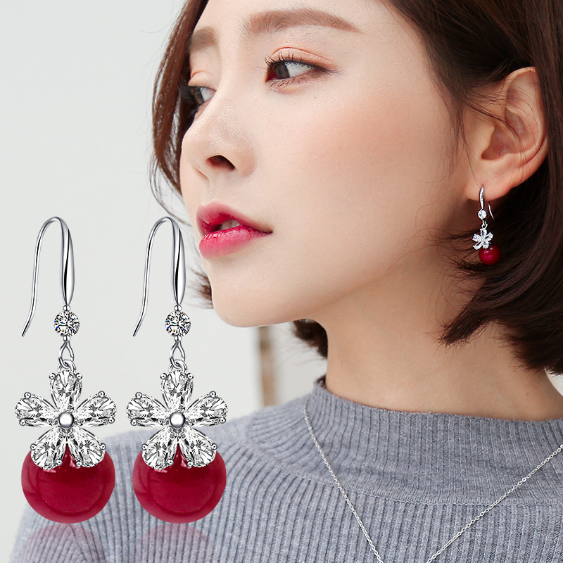 曼休妮喜庆红色珍珠花朵猫眼耳坠百搭显脸瘦耳饰花瓣网红流行耳环