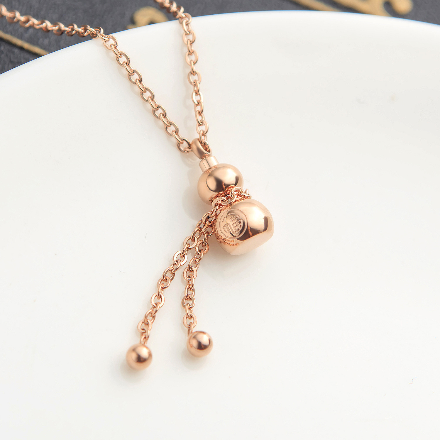 钛钢镀玫瑰金色创意福葫芦项链女日韩锁骨链简约大方个性气质吊坠