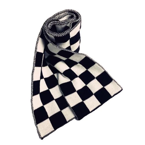 Self-Produced and Sold Autumn and Winter New Ins Harajuku Style All-Match Black and White Chessboard Plaid Women‘s Scarf Warm Couple scarf 