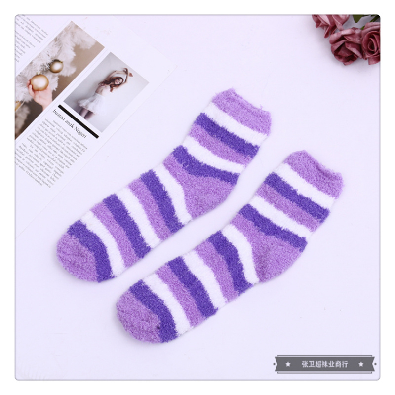 The three-color striped patterned woolen cotton socks for women to keep warm in winter are comfortable to wear and come in a variety of colors and styles pic 9