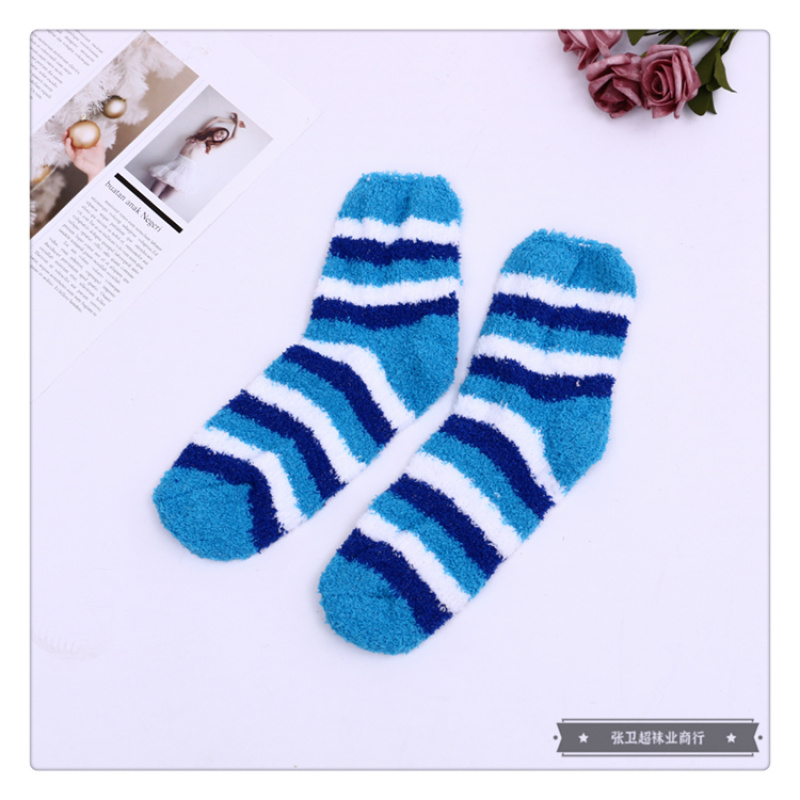 The three-color striped patterned woolen cotton socks for women to keep warm in winter are comfortable to wear and come in a variety of colors and styles pic 5