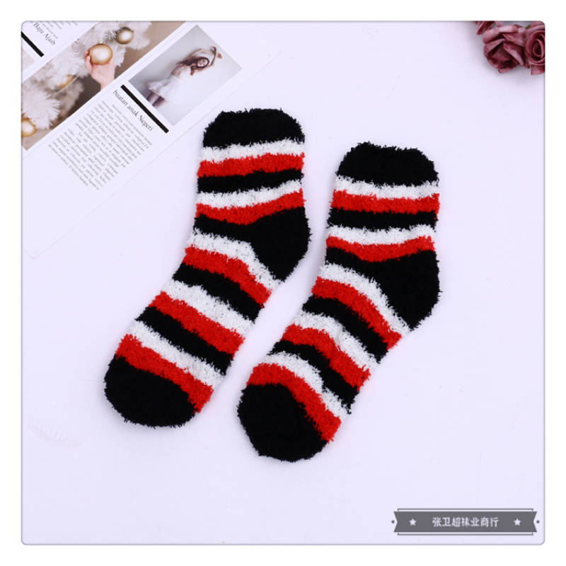 The three-color striped patterned woolen cotton socks for women to keep warm in winter are comfortable to wear and come in a variety of colors and styles pic 7