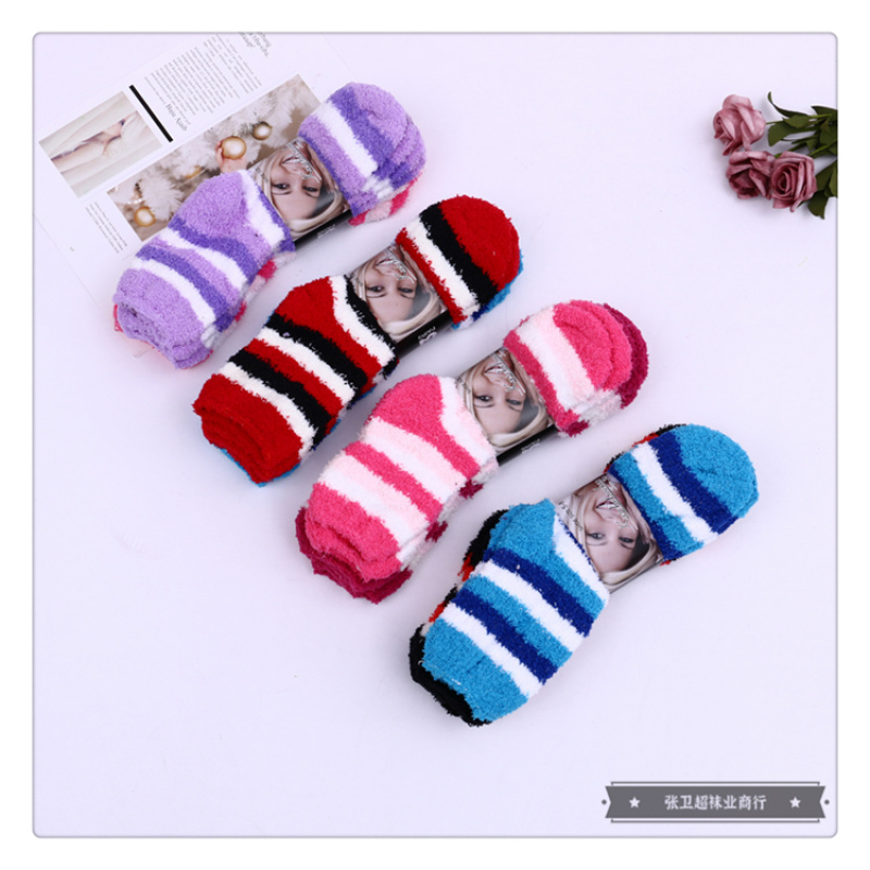 The three-color striped patterned woolen cotton socks for women to keep warm in winter are comfortable to wear and come in a variety of colors and styles pic 3