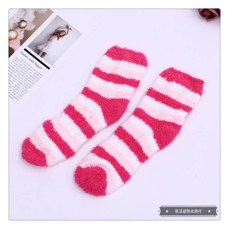 The three-color striped patterned woolen cotton socks for women to keep warm in winter are comfortable to wear and come in a variety of colors and styles pic 10