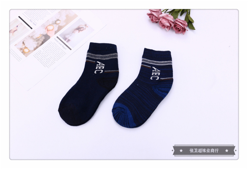 Cartoon English letter pattern decorated long cotton socks for boys and girls are suitable for spring, autumn and winter, with a variety of colors and styles pic 6