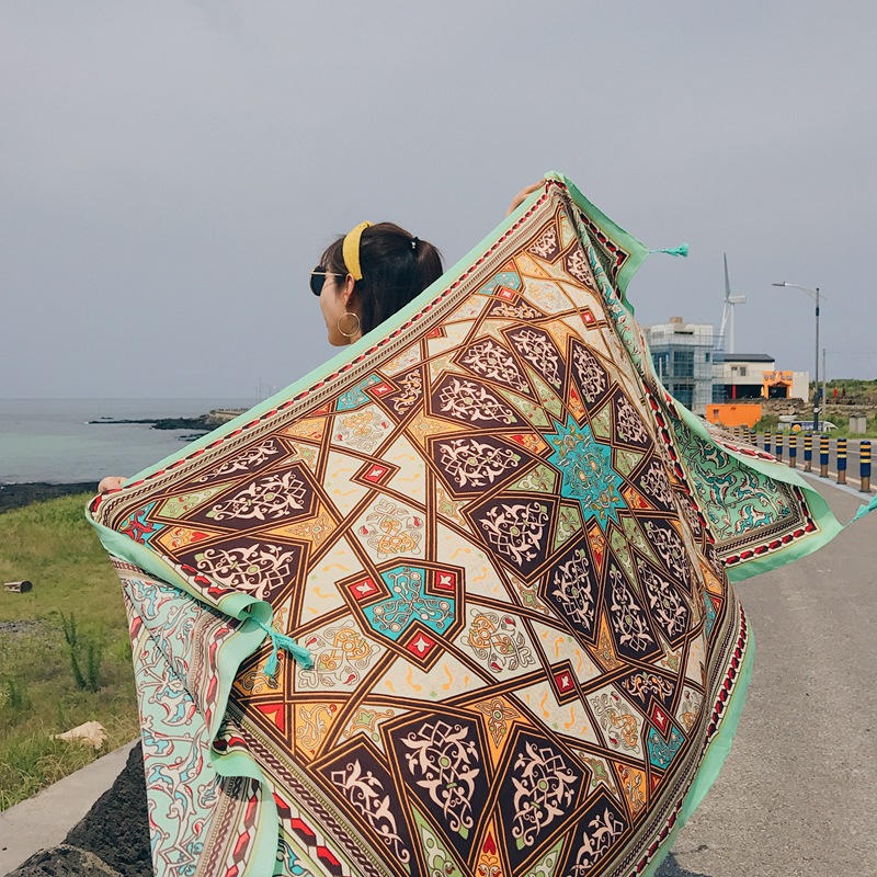 2020秋季围巾 厚款花朵流苏围巾 复古彩云之南围巾 女士旅游拍照