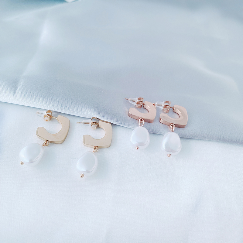 新款珍珠耳环韩版时尚百搭保色钛钢饰品网红爆款耳饰厂家批发