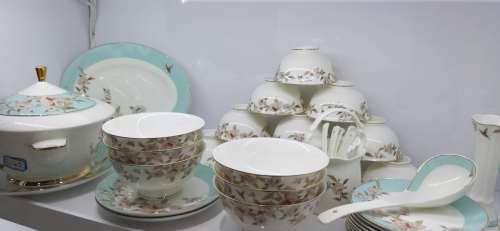 tangshan high-end luxury european bone china tableware bowl and plates set home modern simple western style housewarming gift wedding