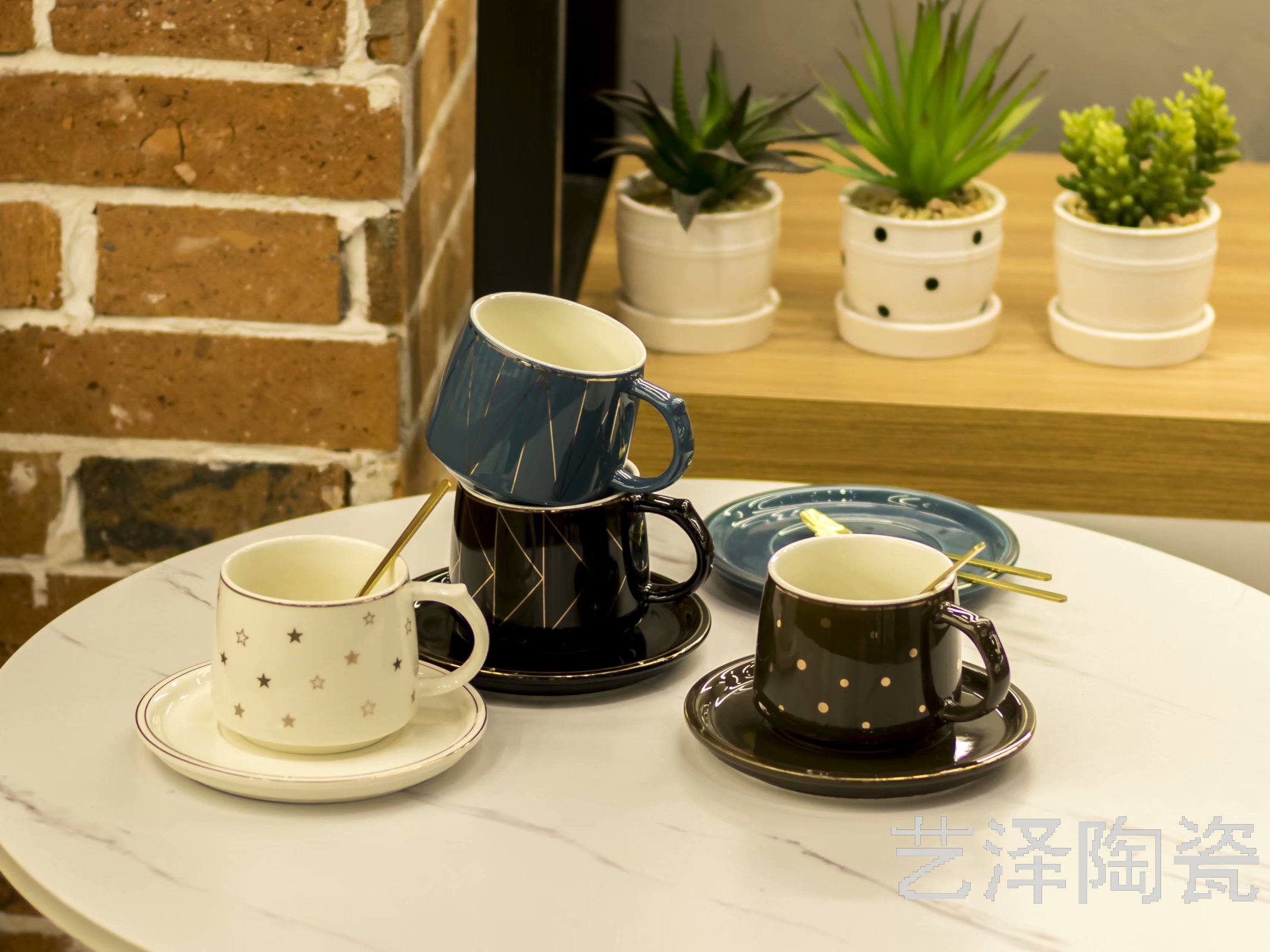 简约时尚陶瓷杯碟描金马克杯色釉咖啡杯