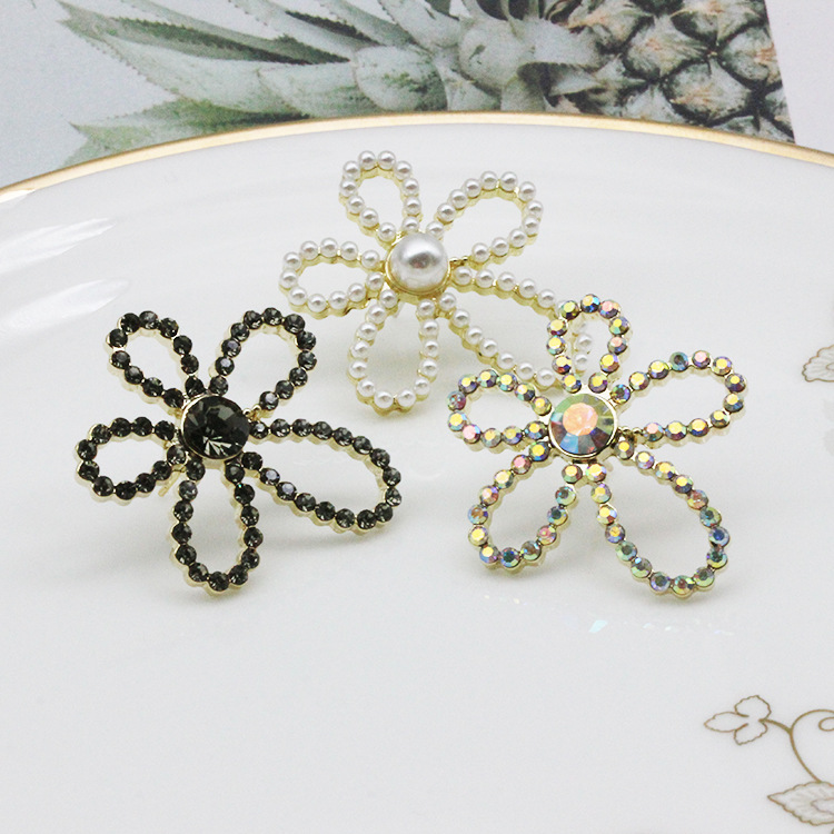 S925银针韩版新品耳饰天然法式珍珠花朵镂空渐变大小五瓣旋转耳钉