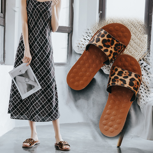 [Spot] European and American Street Super Star Style Leopard Print Slippers Women‘s Outer Wear Summer Fashion All-Matching Beach Flip-Flops Sandals