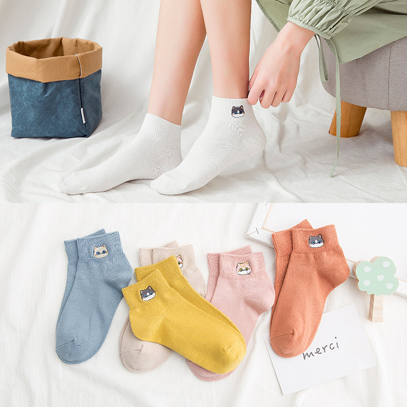 秋冬新品 袜子卡通小猫刺绣精梳棉纯色清新女中筒袜  一件代发