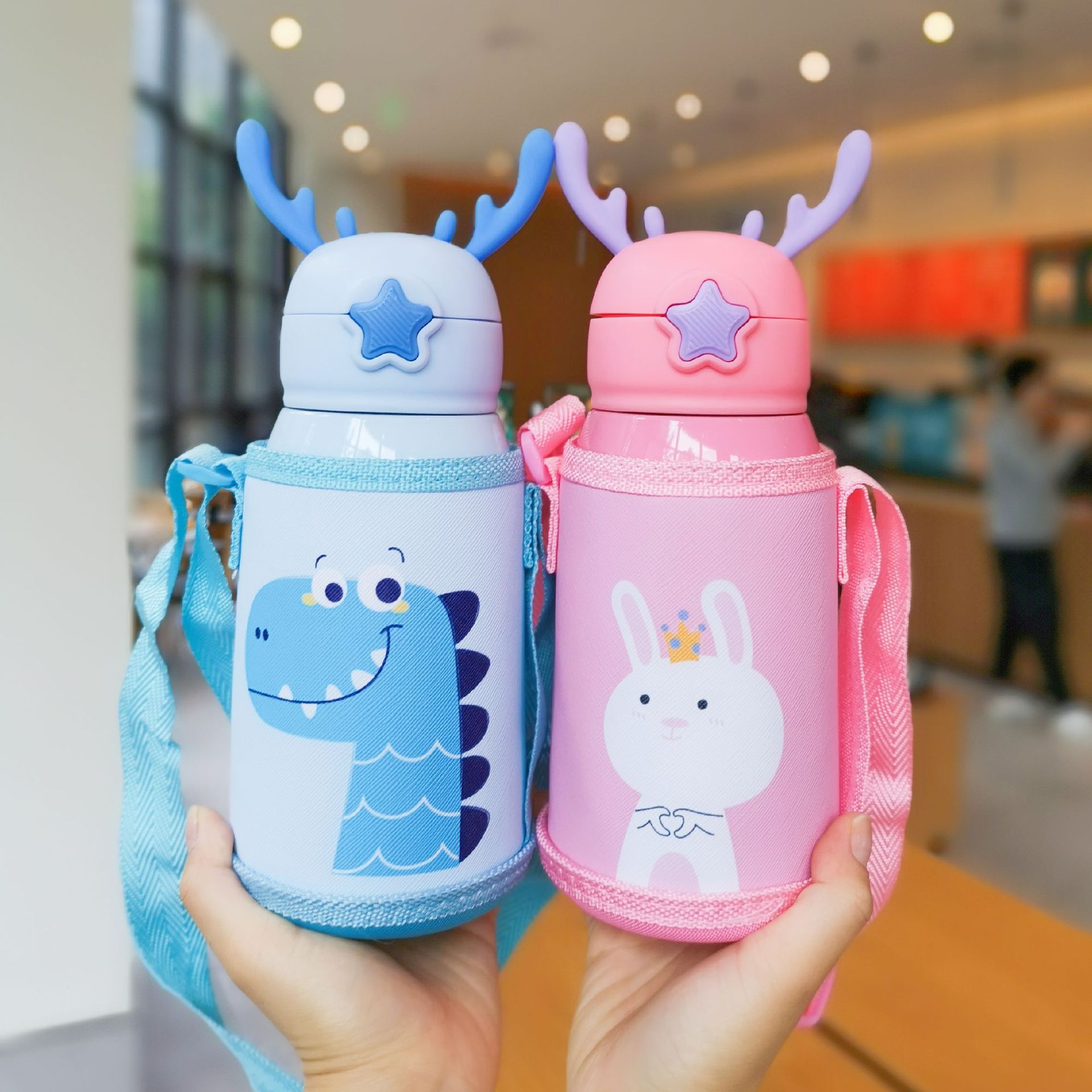 新款316不锈钢鹿角儿童保温水壶可爱网红吸管水杯卡通背带保温杯
