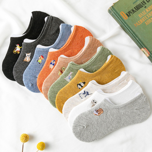 new japanese style embroidery cartoon invisible socks women‘s retro style spring and summer silicone non-slip cotton embroidered boat socks