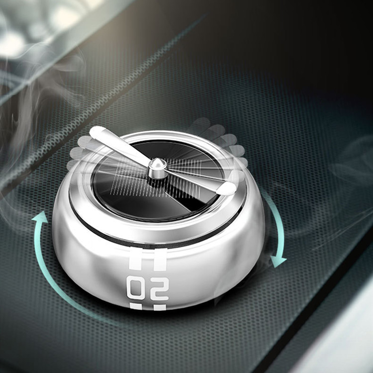 跨境新款空战二号车载香水座持久淡香薰片太阳能旋转汽车内饰摆件