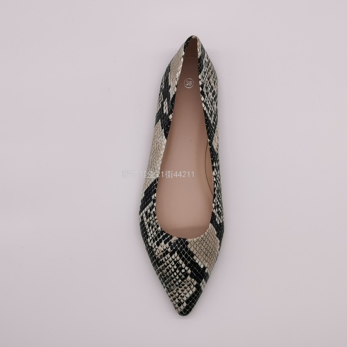 New Women‘s Shoes Pointed Toe Pu Artificial Leather Snakeskin Pattern Flat Shoes Wanwan Style Shoes Size 36-41