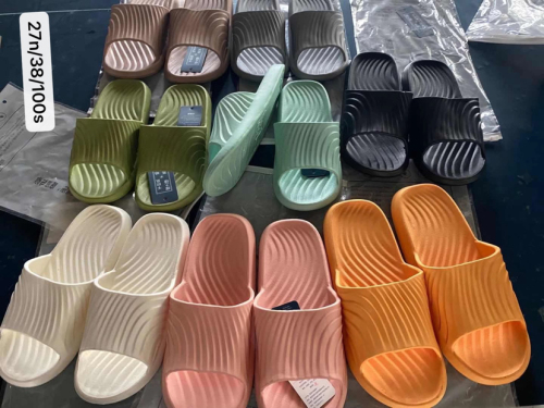 men‘s and women‘s slippers rubber and plastic products 36-40-40-45 new products sold at a low price ¥ 4.80