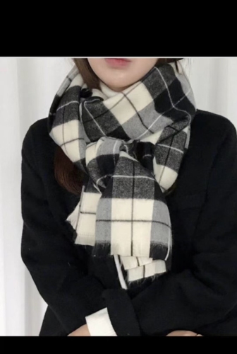 Shredded Cashmere-like Square Frame Scarf in Stock