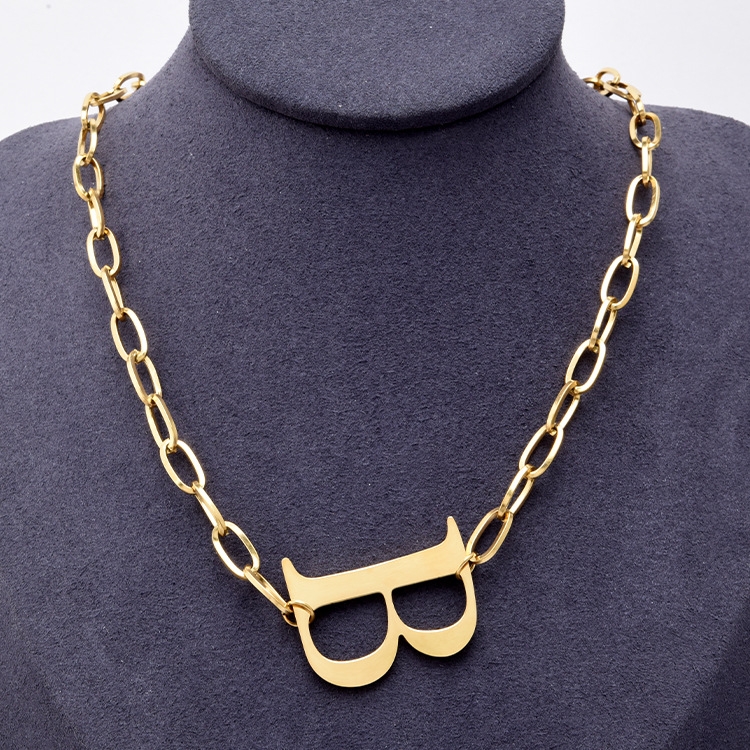 欧美嘻哈风颈脖链粗链B字母卫衣链猪鼻子钛钢不掉色金色短款项链