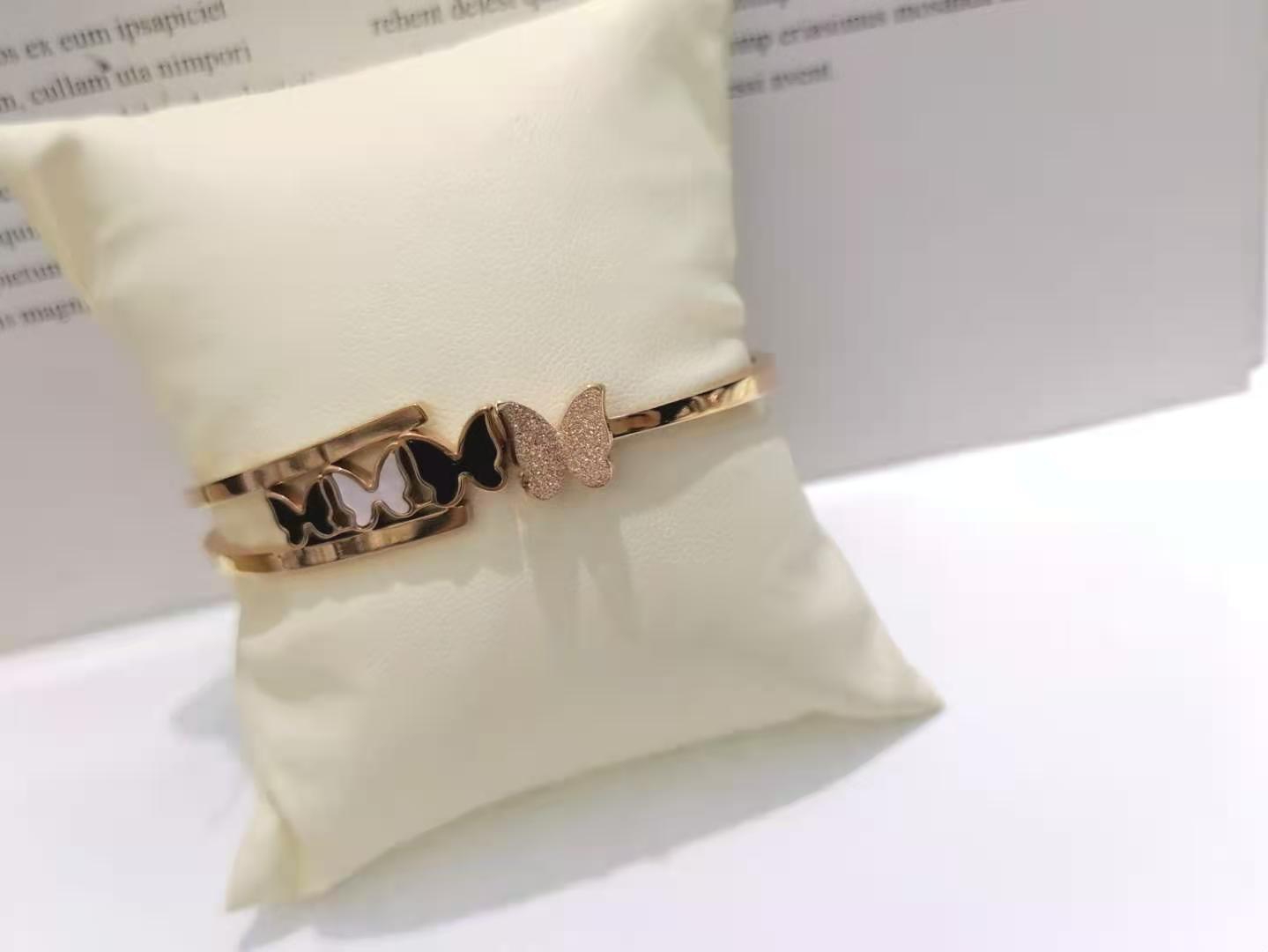 精美创意钛钢蝴蝶女 闺蜜配饰手环 防过敏 不掉色