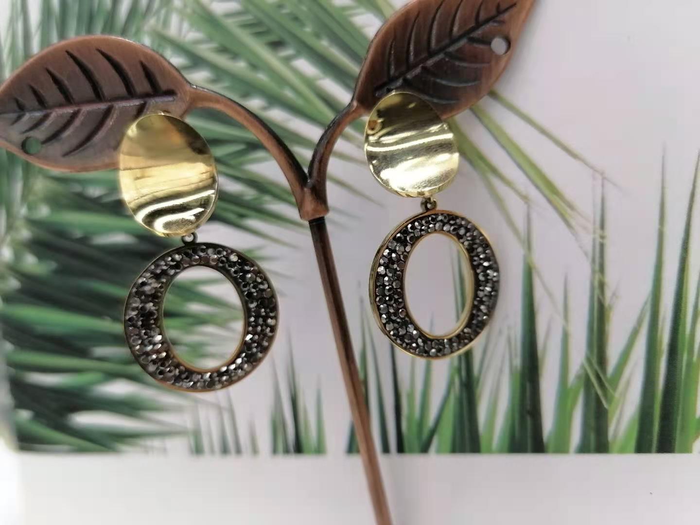 韩版耳环女 创意时尚个性椭圆耳钉 可爱性感大方秋冬耳饰