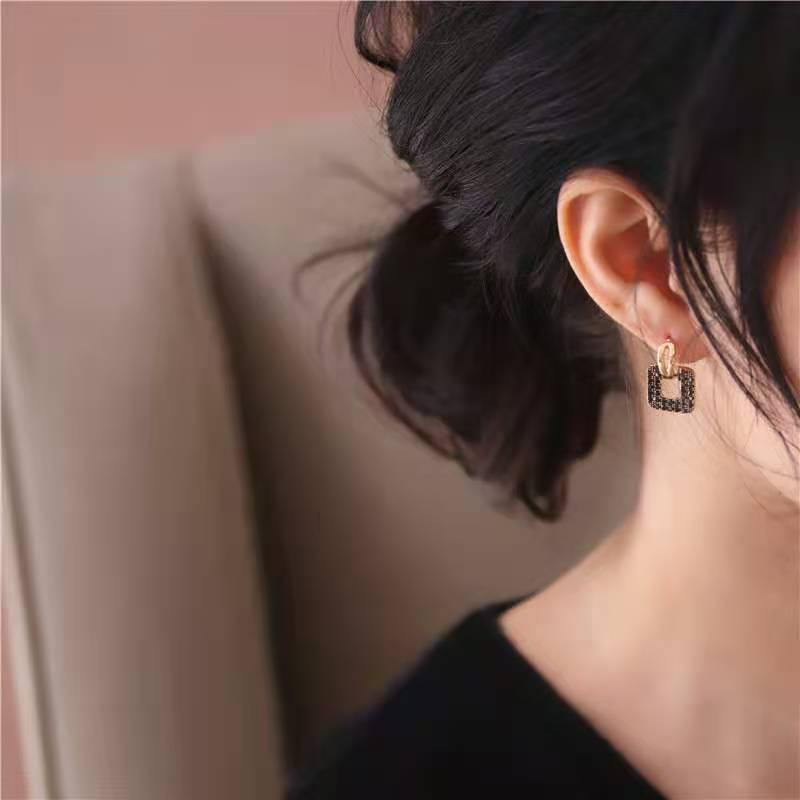 S时尚满钻耳钉新款钛钢潮韩国耳环网红耳饰品