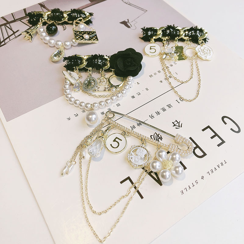 时尚胸针领针小花包山茶花珍珠铁塔太阳月亮ins挂坠头像设计小众