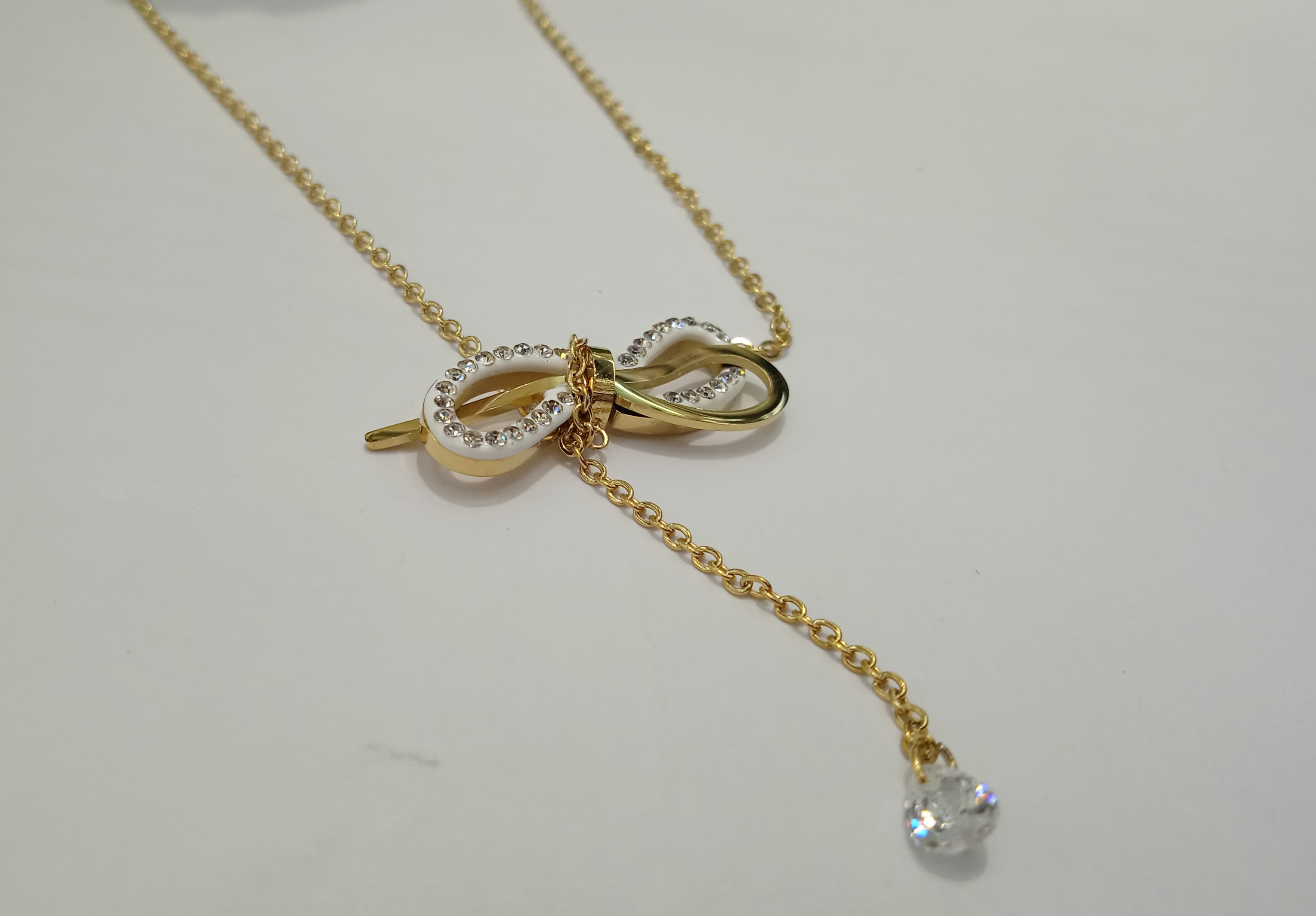 抖音网红款蝴蝶结钛钢项链女简约带钻网红不掉色锁骨链潮