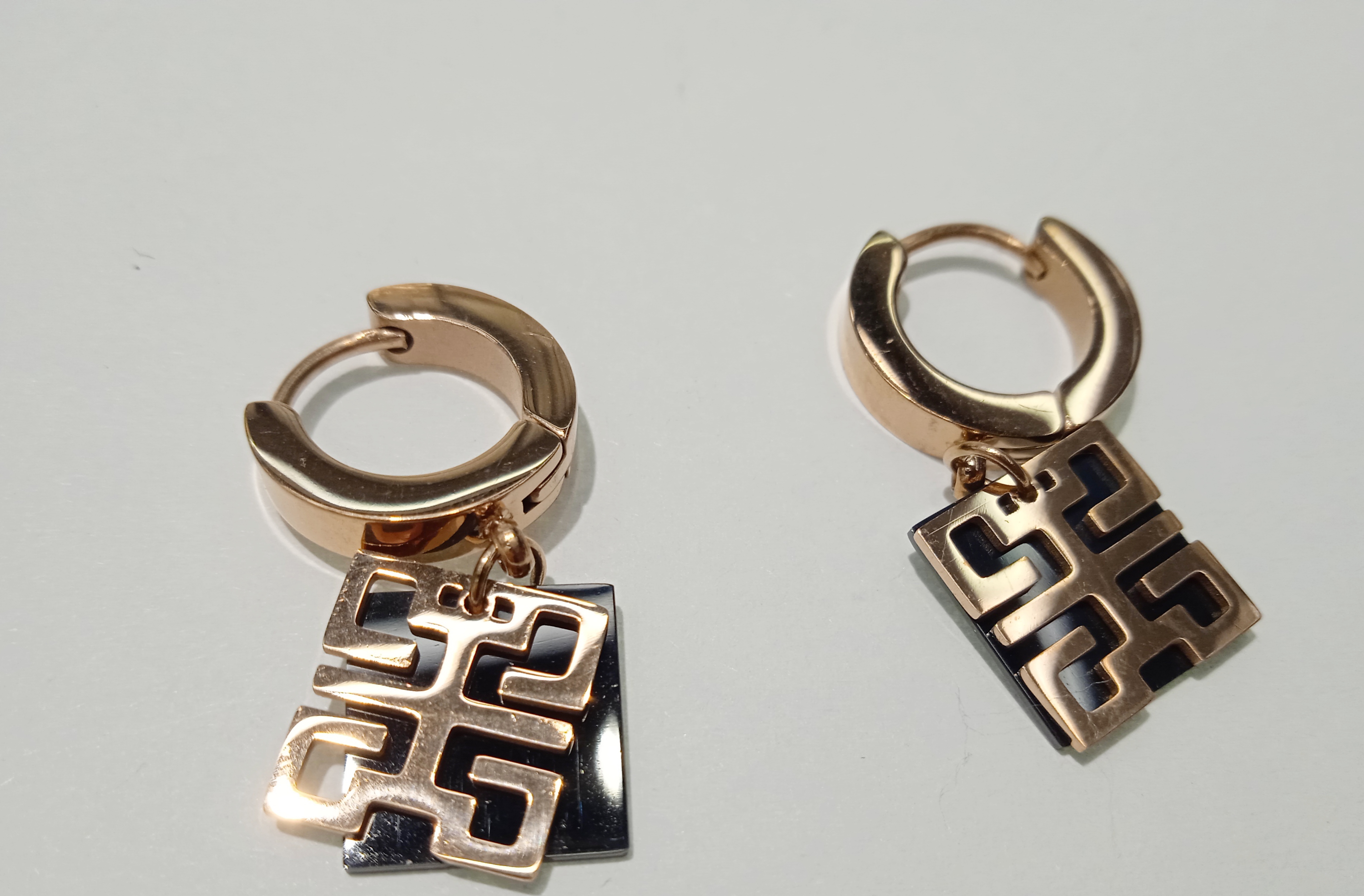 欧美大牌非主流回纹耳环钛钢镀18K玫瑰金耳扣