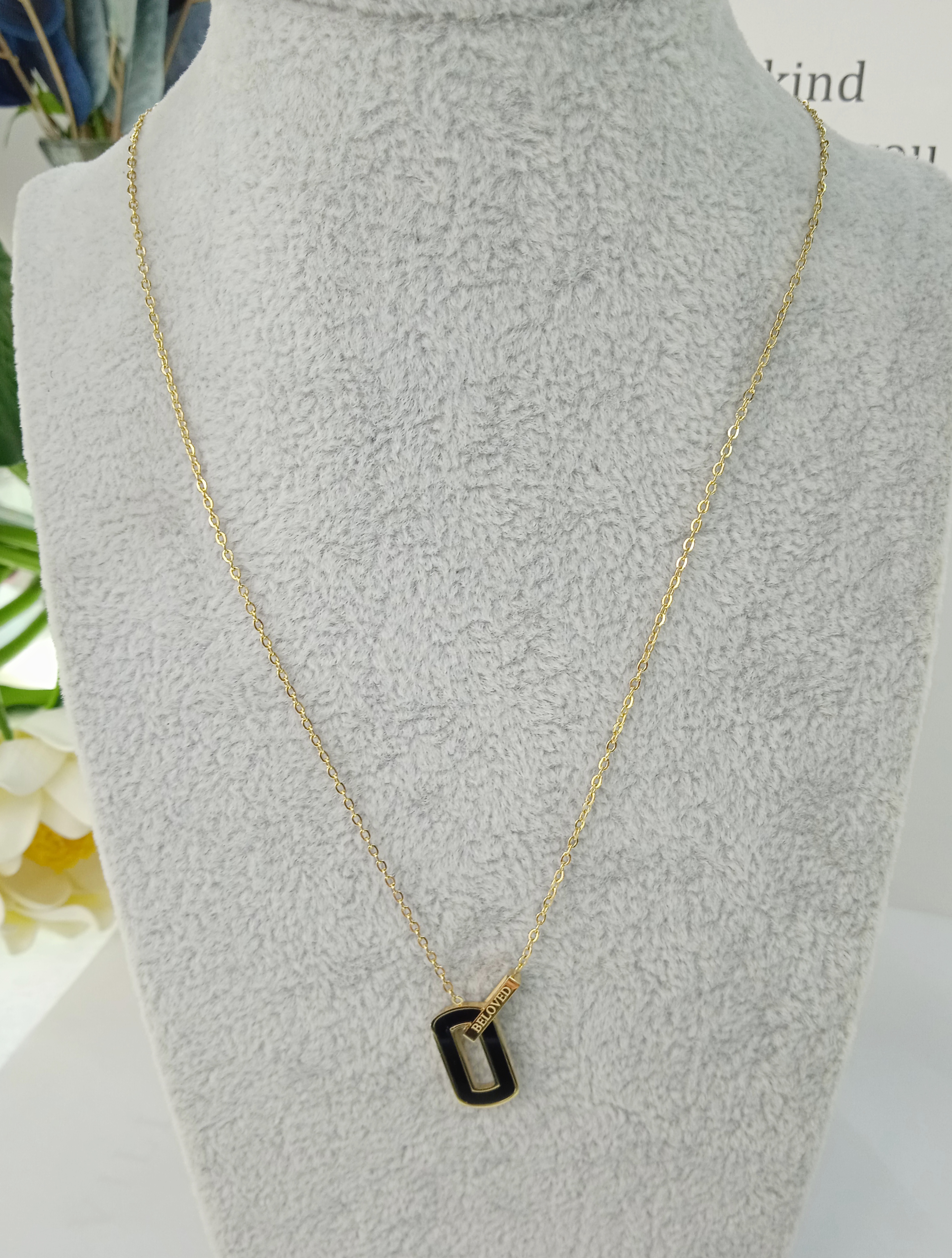 韩国黑色简约幸运扣钛钢项链女短款百搭锁骨链