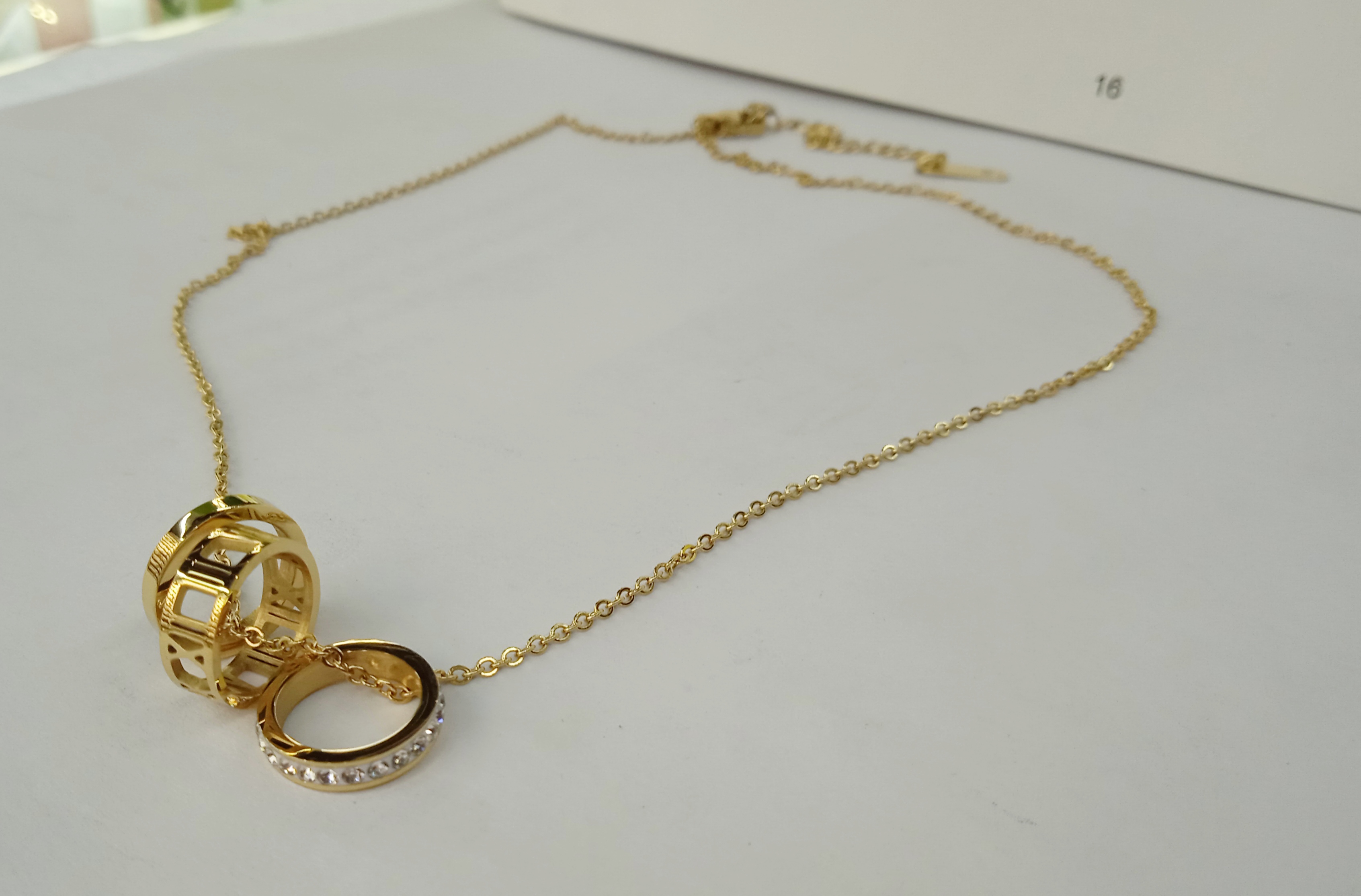 小众设计感镶锆石圈项链女新款轻奢气质锁骨链冷淡风