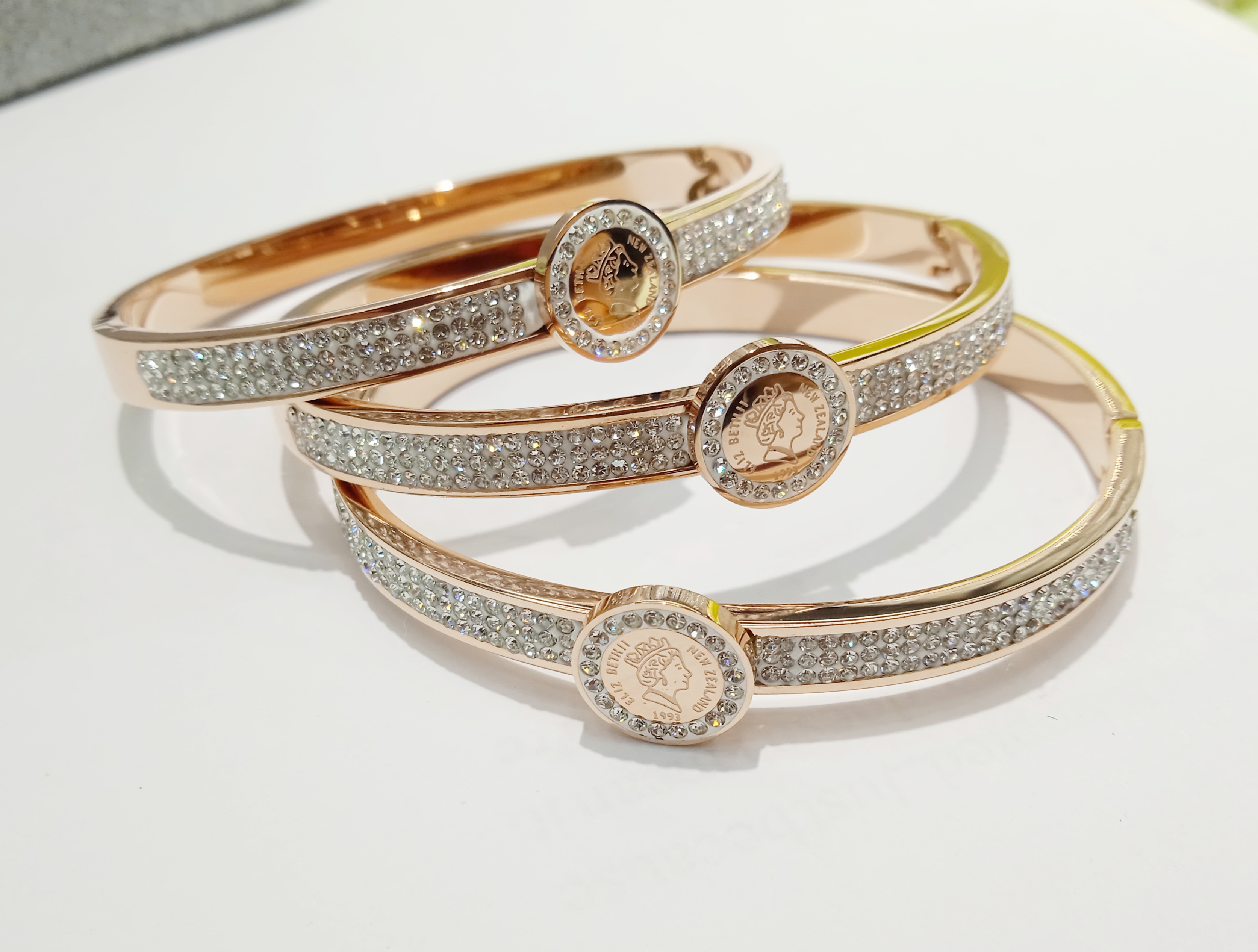 钛钢镶钻人头像腕表风手镯玫瑰金钛钢手环 防过敏 不掉色