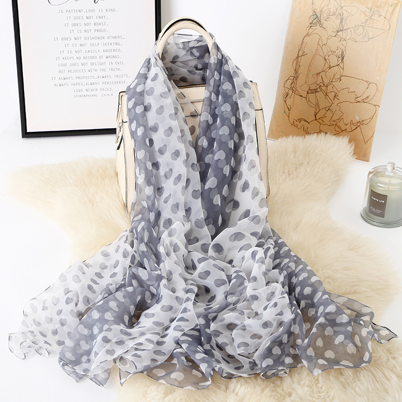2021印花丝巾雪纺春夏新款女女百搭心形纱长款披肩韩版围巾批发