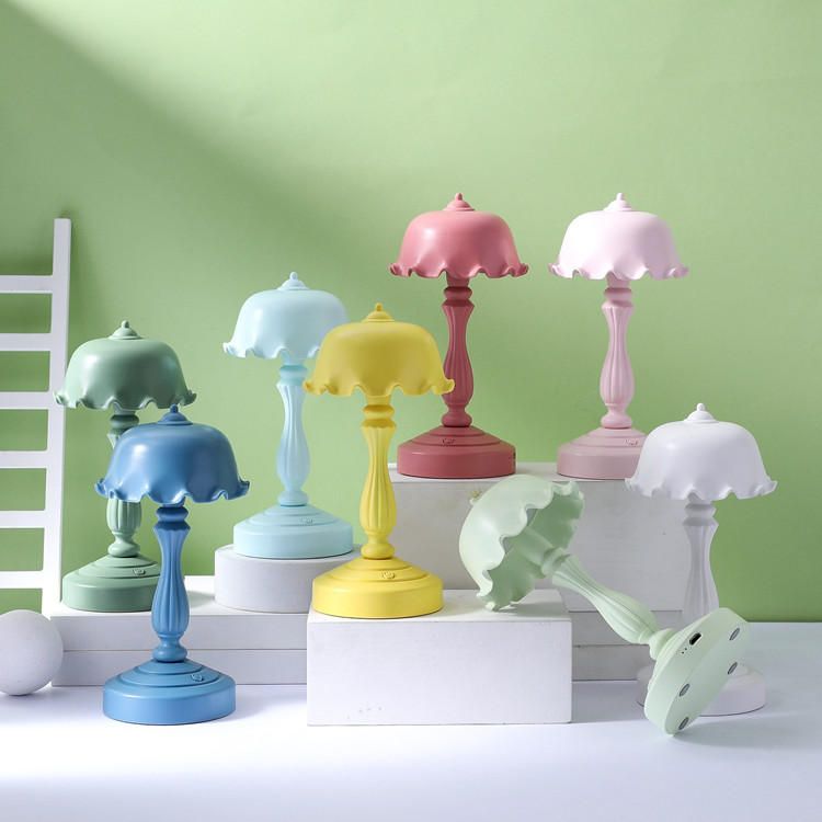 复古少女ins风花帽台灯USB床头护眼台灯简约卧室摆件创意礼品