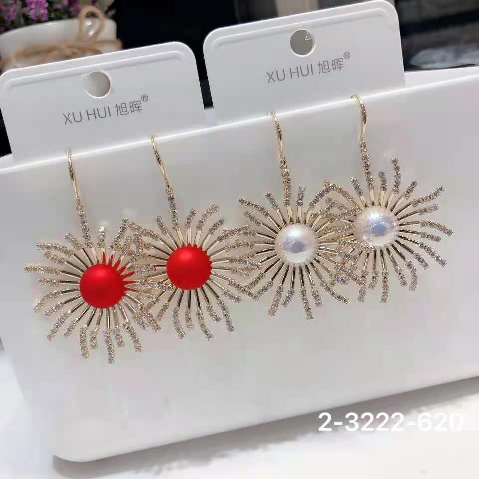 S925银针 铜镀真金镶嵌闪亮锆石 个性耳钉耳饰