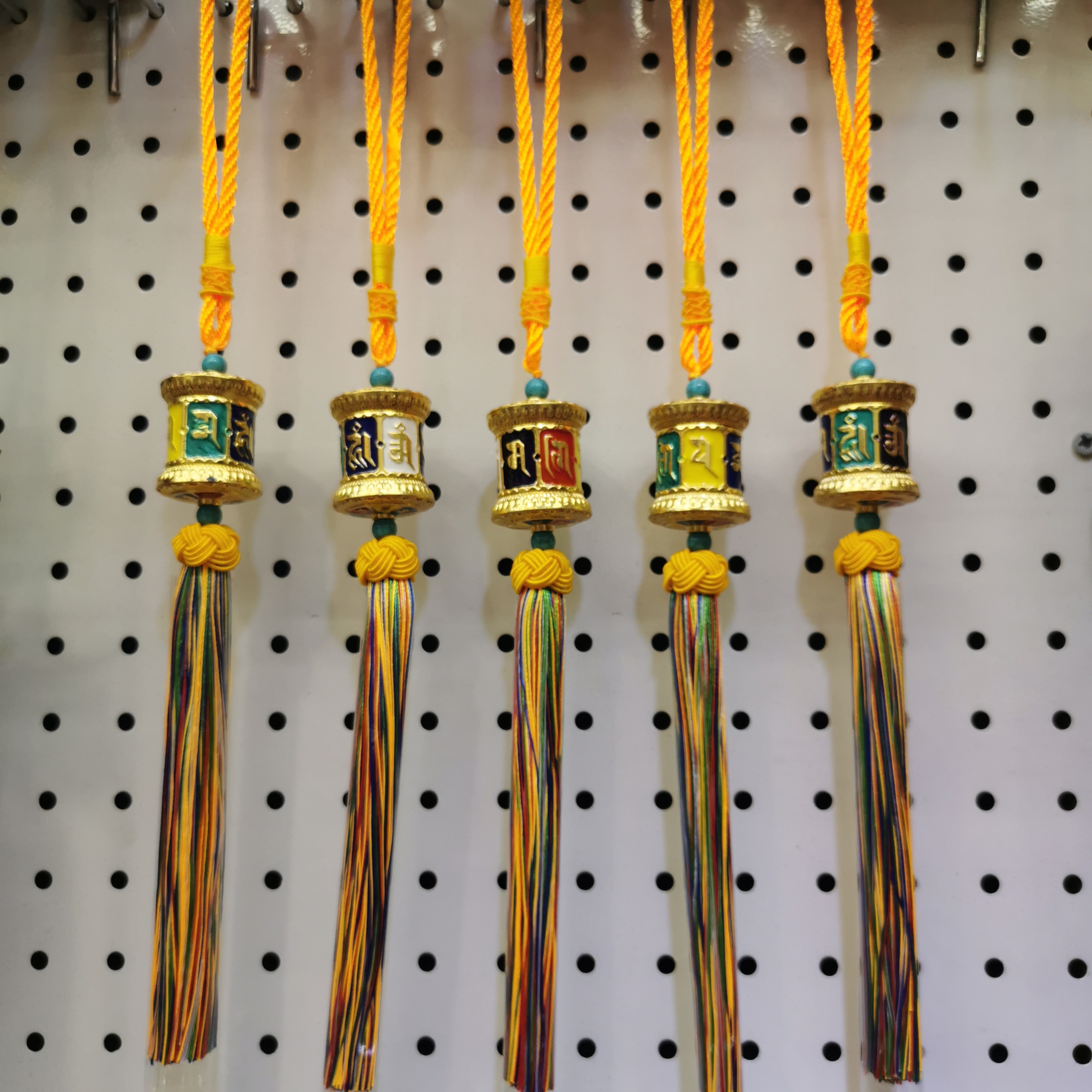 彩绘转经筒挂件