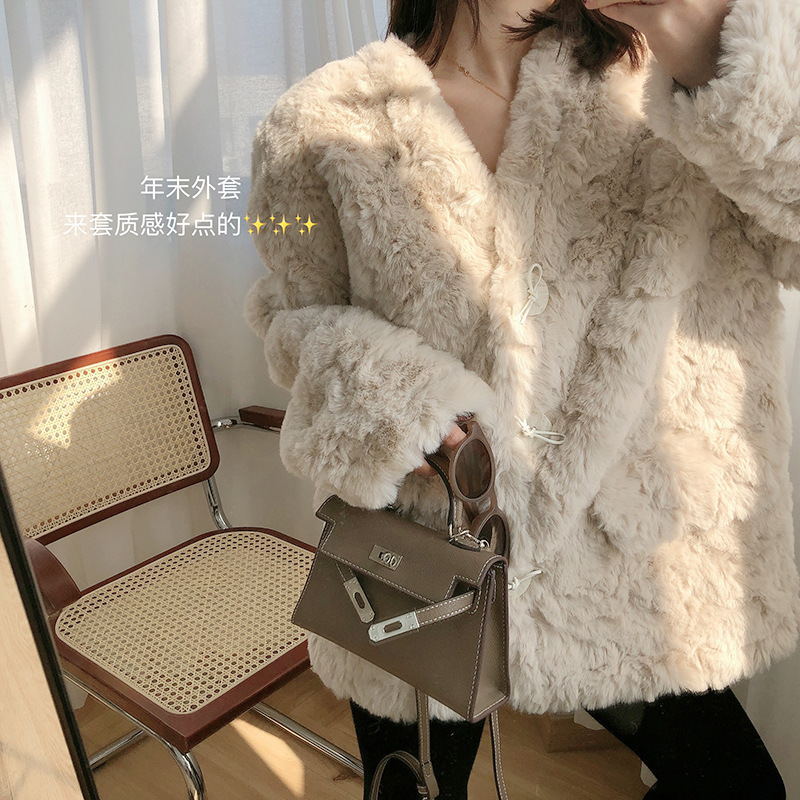 子川仓古木20冬季新款纯色仿兔毛外套女韩版宽松V领皮毛一体1131