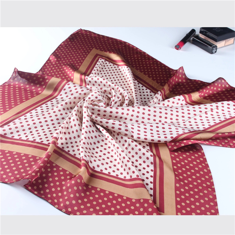 Silk-like square scarves with geometric patterns and a silk-like feel are selling well in Europe and America on Amazon pic 9