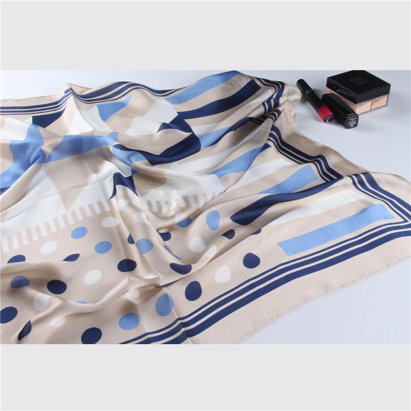 Silk-like square scarves with geometric patterns and a silk-like feel are selling well in Europe and America on Amazon pic 5
