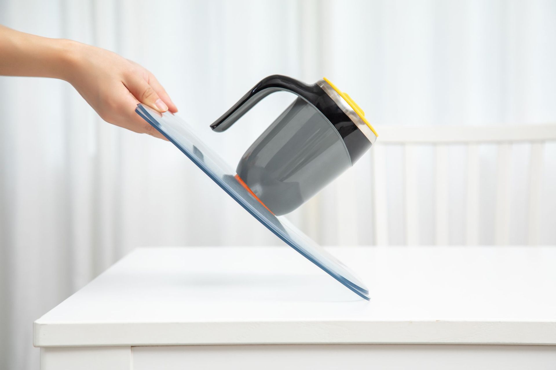 海豚不倒杯 推不倒的吸盘杯 食品级材质