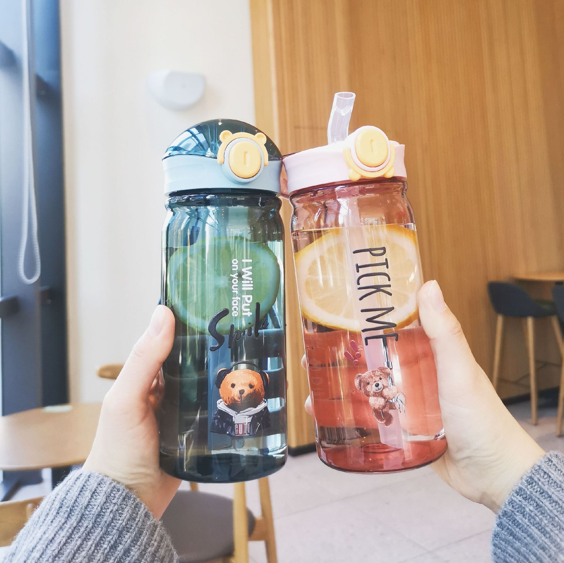韩系可爱小熊塑料杯带吸管男女个性创意潮流水杯带刻度便携随手杯