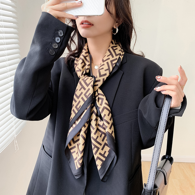 2021春季新款90大方巾女优雅韩版斜纹绸时尚字母印花丝巾装饰领巾
