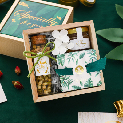 best man hand gift group building welfare graduation season gift