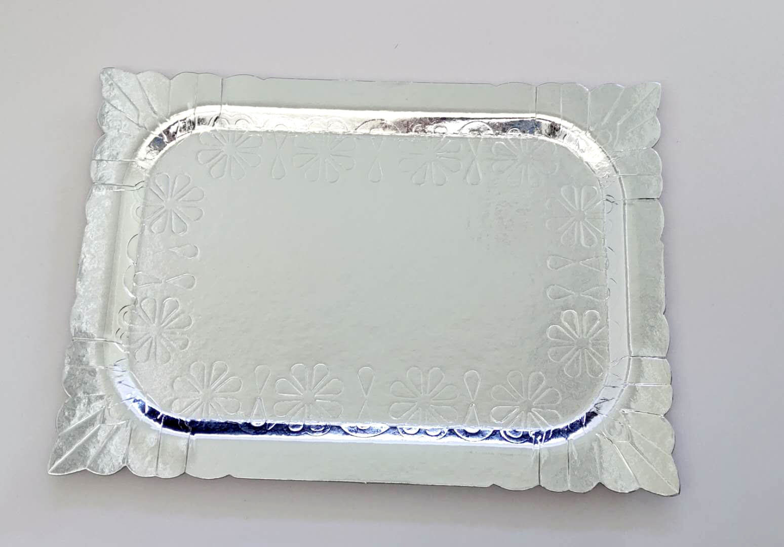 厂家批发定制一次性蛇皮花纹花边成型纸盘 蛋糕盘 纸托盘蛋糕餐具详情12