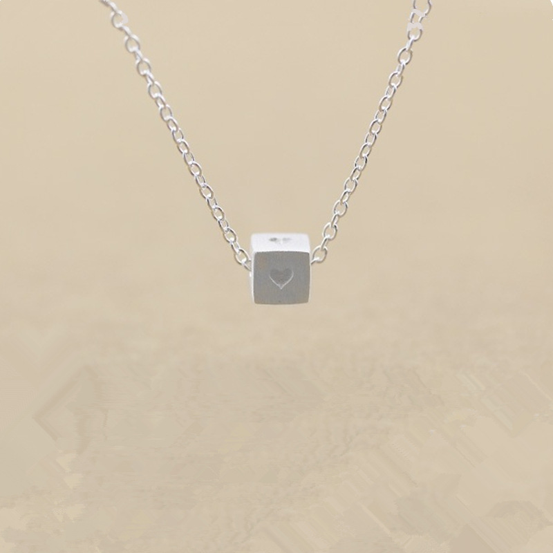 925银 创意心形正方体项链 素银爱心方块拉丝锁骨链