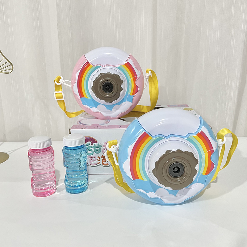 厂家直供 少女甜甜圈款电池驱动全自动泡泡机可爱女孩声光玩具