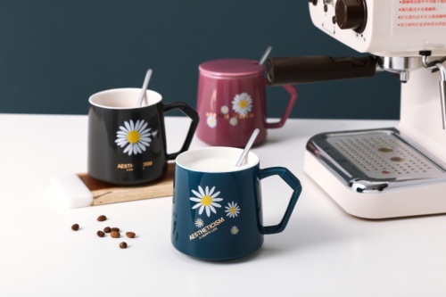 Small Daisy Ceramic Cup Online Popular Ceramic Cup Gift Cup Tea Cup Water Cup Cover Cup 
