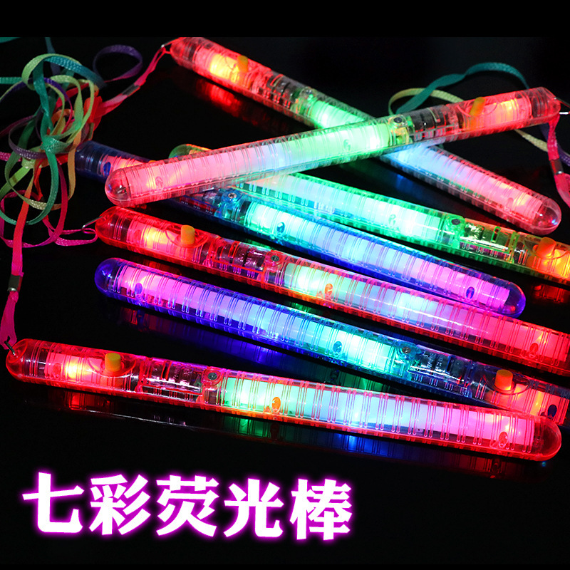 地摊夜市荧光棒七彩发光棒KTV闪光棒助威道具水晶棒新奇玩具批发