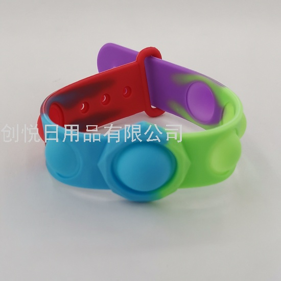 硅胶彩色手环儿童玩具时尚趣味玩具彩色表带手表表环柔软可拉伸详情6