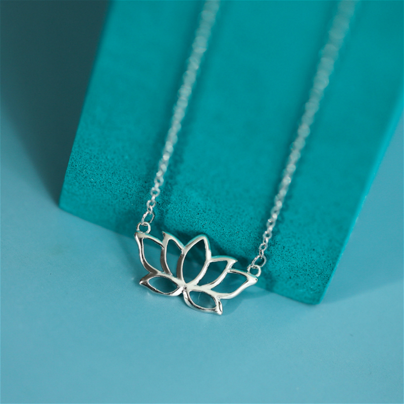 气质百搭S925银饰品经典简约复古中国风镂空莲花项链女短款吊坠